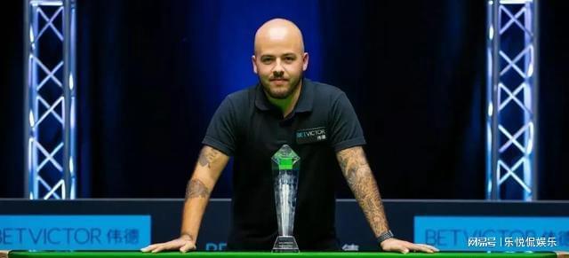 足球战术的新趋势：全能化