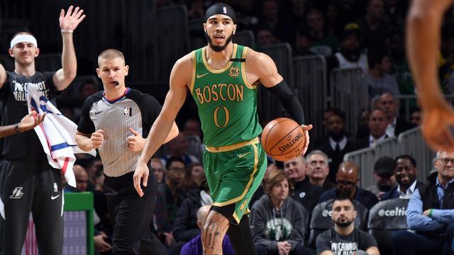 争夺控球权 争夺控球权